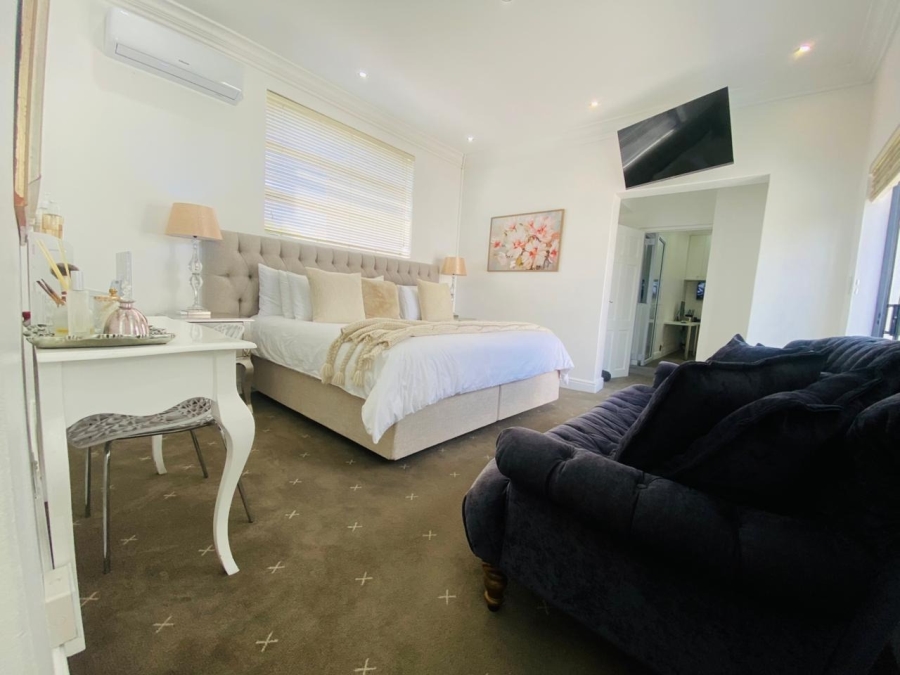 5 Bedroom Property for Sale in Sunset Beach Western Cape